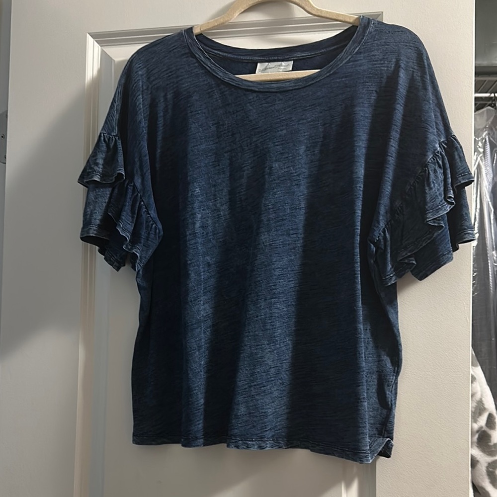Universal Thread Blue Ruffled Flutter Sleeve Tee